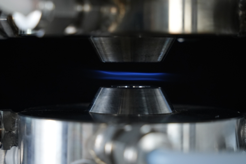 遠(yuǎn)銷海外！點(diǎn)石儀器對沖燃燒器成功交付世界頂尖高校新加坡國立大學(xué)